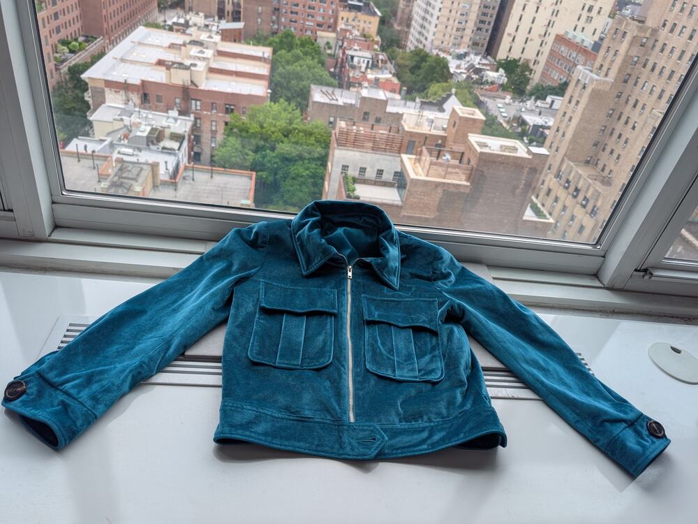 Women’s Cropped Jacket Size S Zip Front